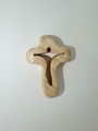 Drevený krížik na šnúrke 7,5x5 cm prírodný jaseň