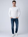 Pánsky trendy sveter v bielej farbe 