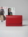 Dámska luxusná listová kabelka v sýtej červenej farbe