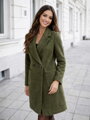 Olivový dámsky kabát v štýlovom strihu 