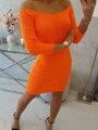 Dámske šaty s výstrihom v oranžovej farbe 8974