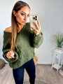 Trendy oversize dámsky sveter v olivovej farbe 