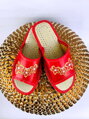 Dámske kožené papuče model 95 - červené s výšivkou kvety