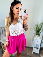Štýlový dámsky croptop s čipkovanými kvetinami 