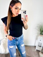 Top v čiernej farbe s krátkym rukávom