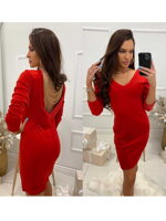 Trendy červené velúrové šaty s odhaleným chrbtom 