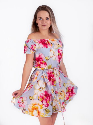 Dámske šaty na leto v svetlomodrej farbe s kvetinovým vzorom