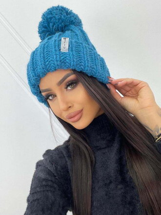 Dámska pletená modrá čiapka s brmbolcom MISS