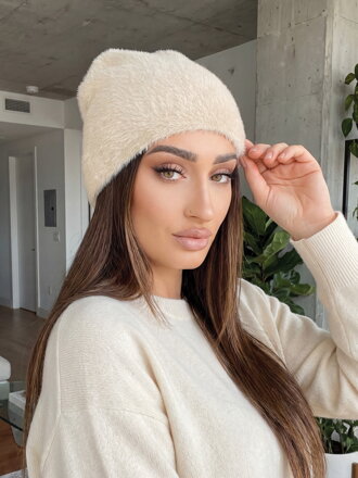 Dámska alpaková čiapka v krémovej farbe