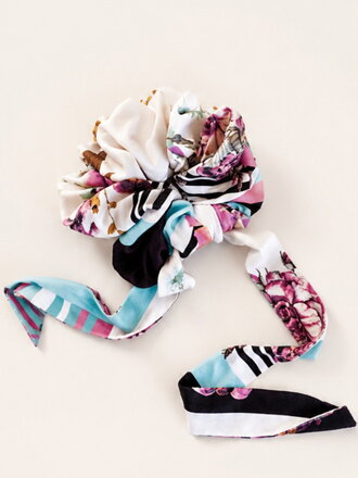 Scrunchie VSB farebná gumka do vlasov so vzorom 