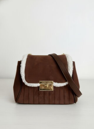 Hnedá kabelka so zlatými detailmi a kožúškom Hnedá kabelka so zlatými detailmi a kožúškom