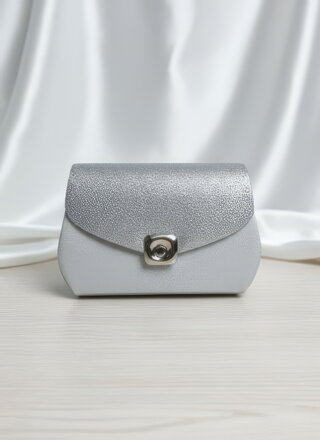 Kabelka k spoločenským šatám strieborná Kabelka k spoločenským šatám strieborná