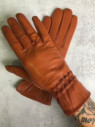 Dámske kožené rukavice hnedé s guličkami