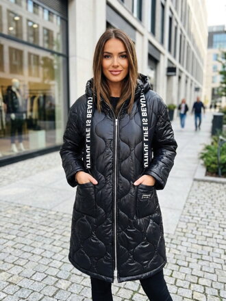 Prechodná čierna bunda s ozdobnou stužkou 