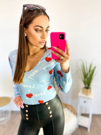 Body so srdiečkami a nápisom LOVE blue