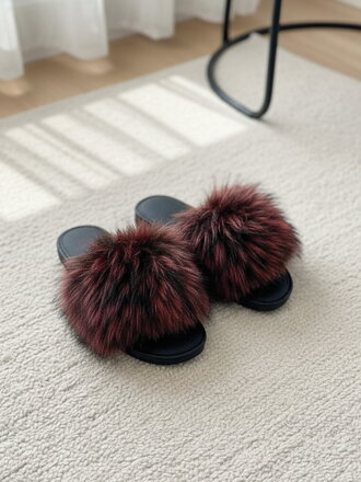 Dámske huňaté papuče s kožušinkou Model 24 čierno-červené