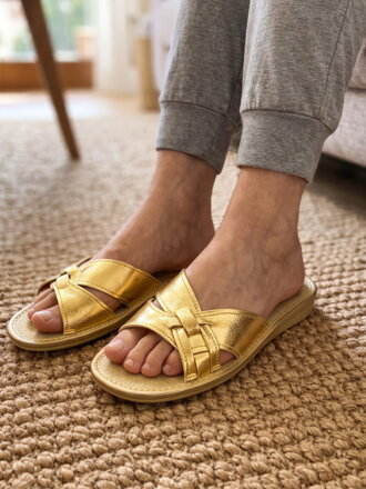 Dámske kožené papuče model 45 zlaté preplietané 