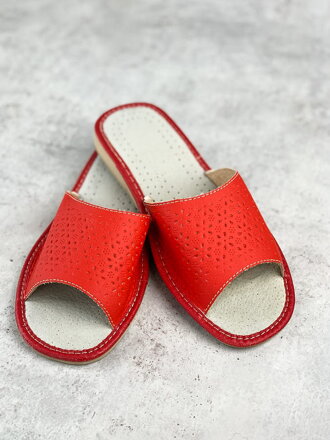 Dámske otvorené papuče červené mini kvietočky  model 74