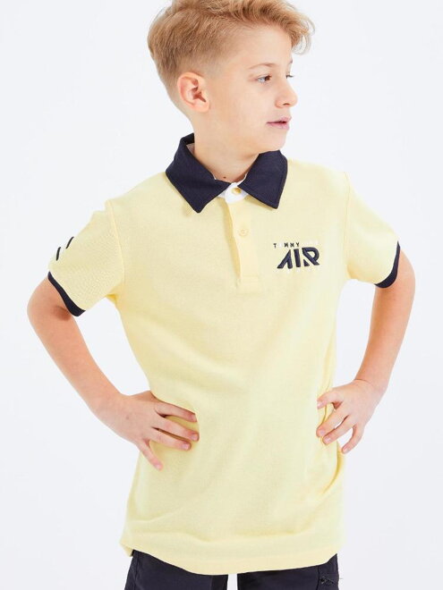 Chlapčenské tričko s nápisom v žltej farbe 