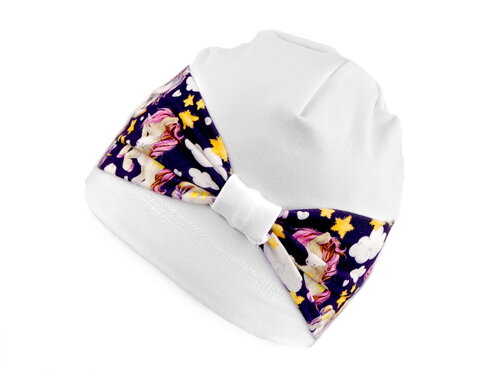 Dievčenská čiapka s mašličkou v bielej farbe