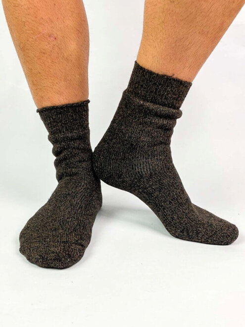 Pánske ponožky v hnedej farbe vlnené