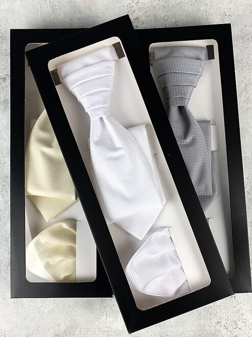 Francúzska kravata biela karbon vzhľad