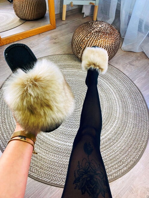 Dámske huňaté papuče s kožušinkou model 50 svetlo-hnedé 