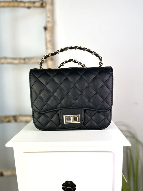 Prešívaná crossbody kabelka v čiernej farbe 