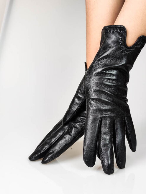Dámske čierne kožené rukavice s výkrojom