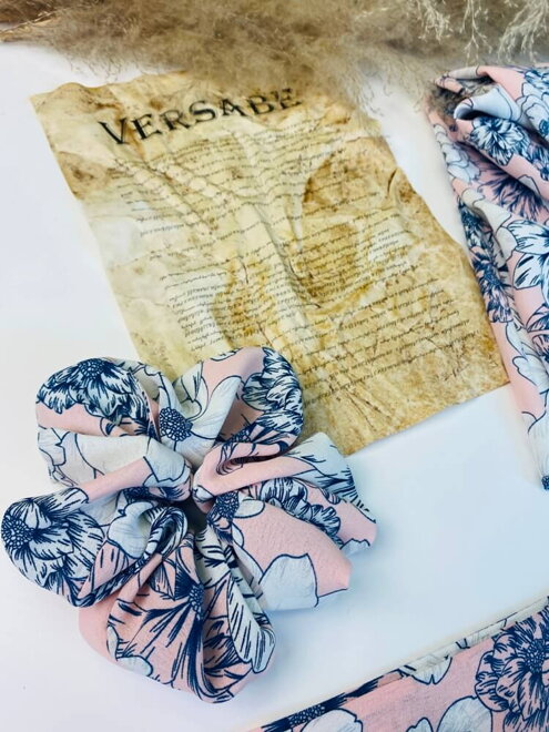 Scrunchie gumička v jemnej ružovej farbe