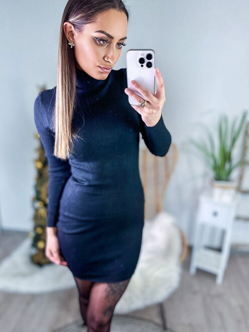 Dámske rolákové šaty v čiernej farbe 