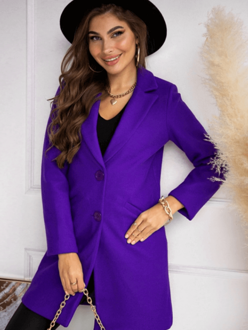 Dámsky kabát v žiarivej fialovej farbe