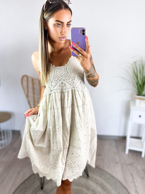 Dámske béžové šaty z madeiry 