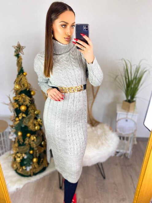 Trendy dámske pletené šaty v sivej farbe