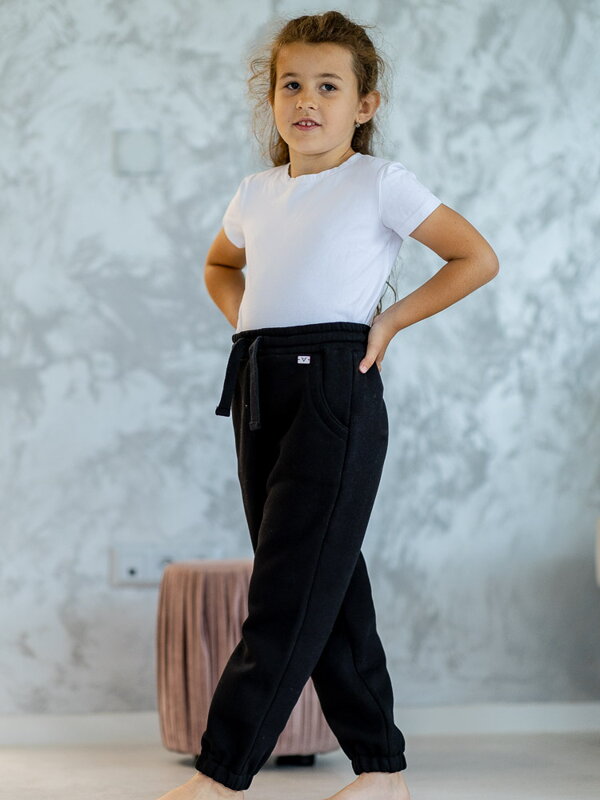 Dievčenské VSB23 VELÚR tepláky v čiernej farbe