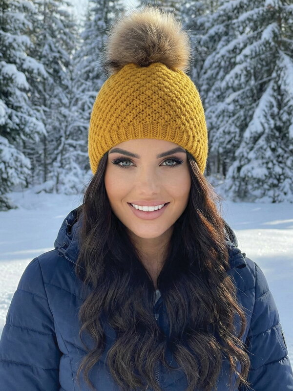 Štýlová čiapka s brmbolcom IDA horčicová 