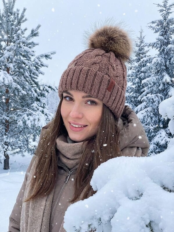 Dámska čiapka s brmbolcom Octawia cappuccino 