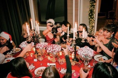 Vianočný večierok: Ako si vybrať správne šaty?